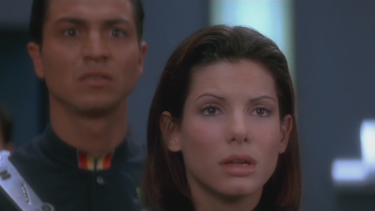 Film Screencaptures Demolition Man 0141 Adoring Sandra Bullock