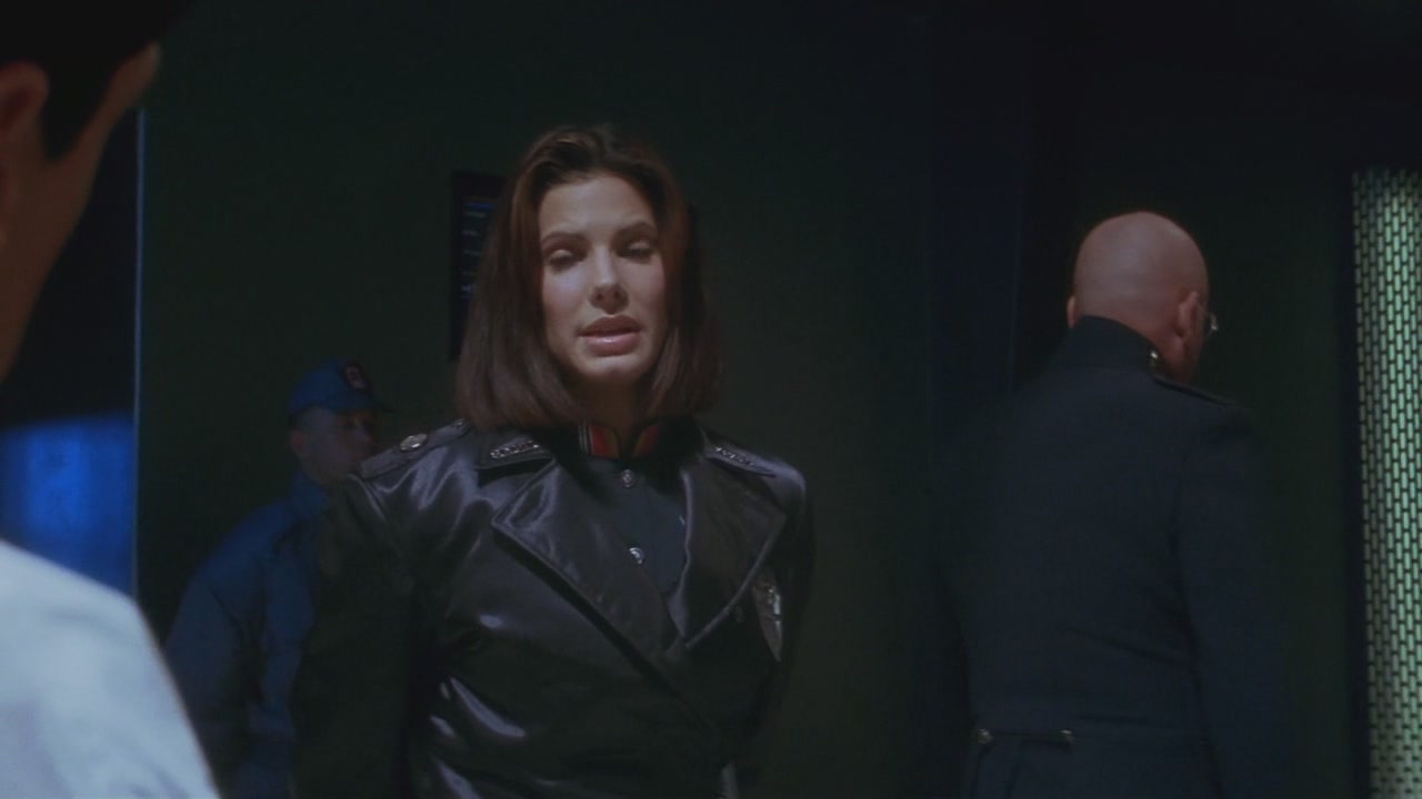 Film Screencaptures Demolition Man 0254 Adoring Sandra Bullock